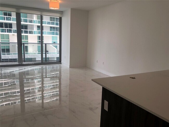 Building Photo - 488 NE 18th St