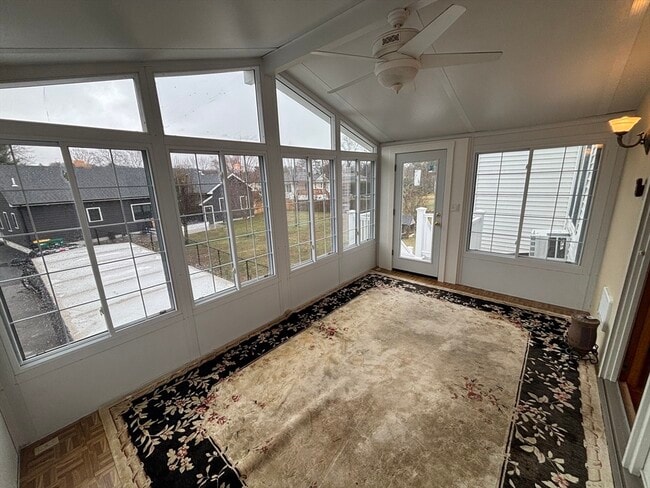 Building Photo - 276 Bullard St