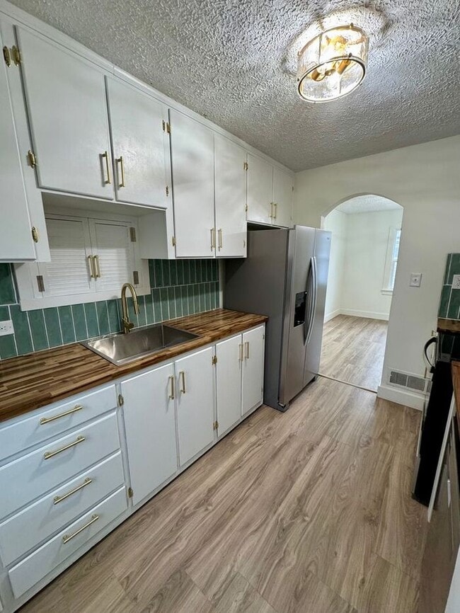 Building Photo - Updated 2 bedroom Niles Home