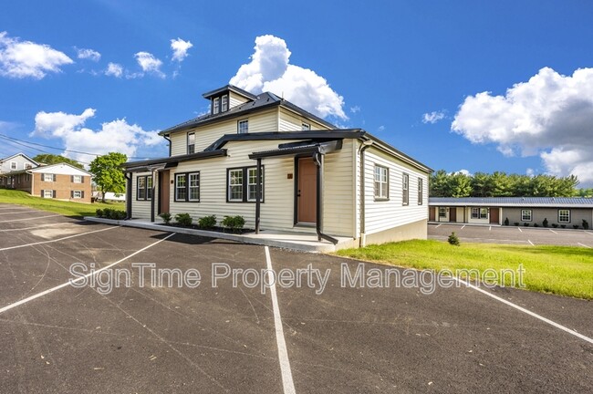 Building Photo - 15207 National Pike