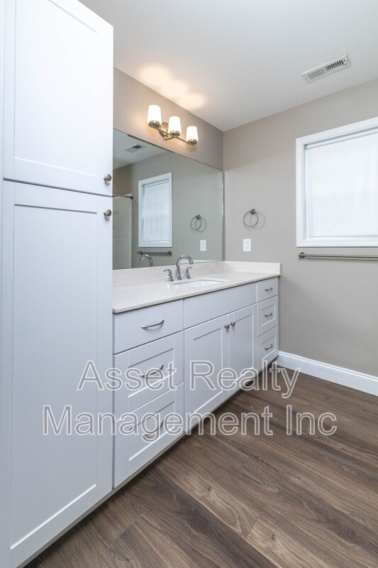 Building Photo - 112 Bennett Ln