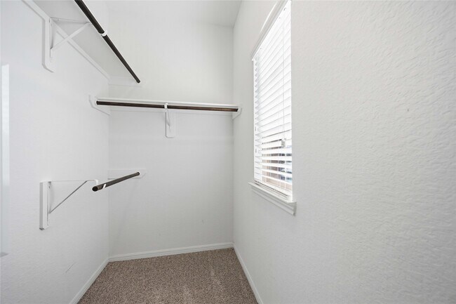 Building Photo - 5238 Pickford Grove Ln