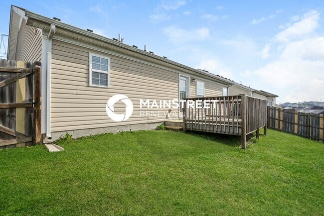 Building Photo - 3 Bedroom Pet-Friendly Home in La Vergne, TN with Main Street Renewal