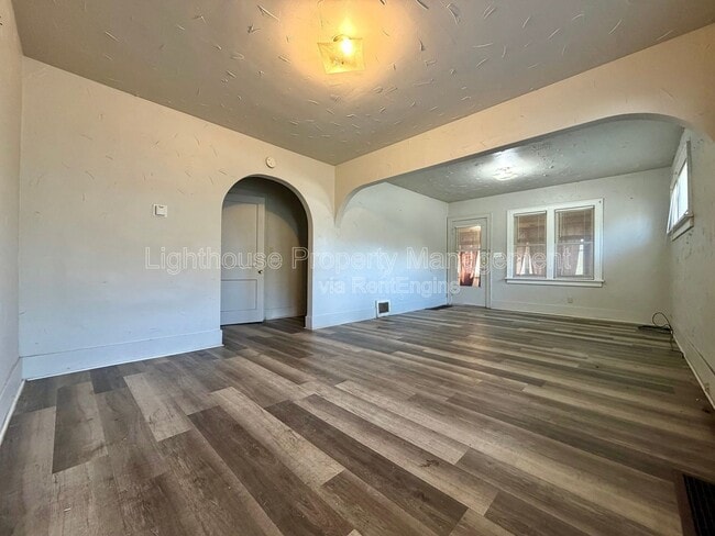 Building Photo - 232 E Lincoln Ave