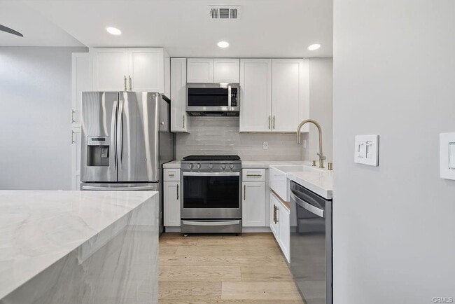 Building Photo - 501 Herondo St