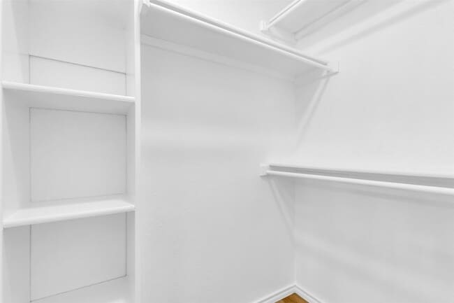 Building Photo - 8691 Pebblebrook Dr