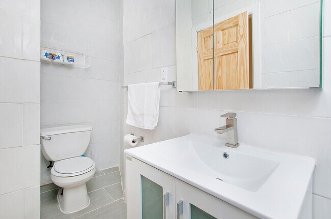 Building Photo - 2370 1st Ave