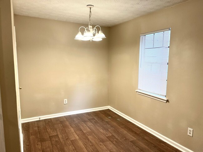 Building Photo - Charming 2-Bedroom Townhome in Fayetteville, GA!