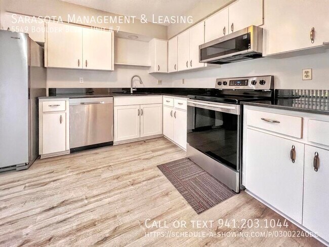 Building Photo - 5549 Boulder Blvd