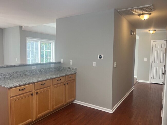 Building Photo - 8 Grosbeak Ln