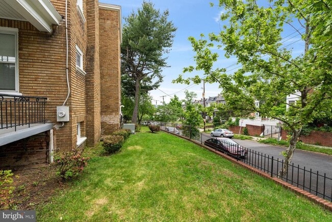 Building Photo - 4528 4th St NW