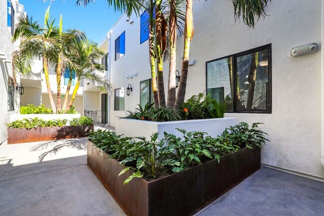 Building Photo - Unit Type: E1 | 1 Bed | 1 Bath