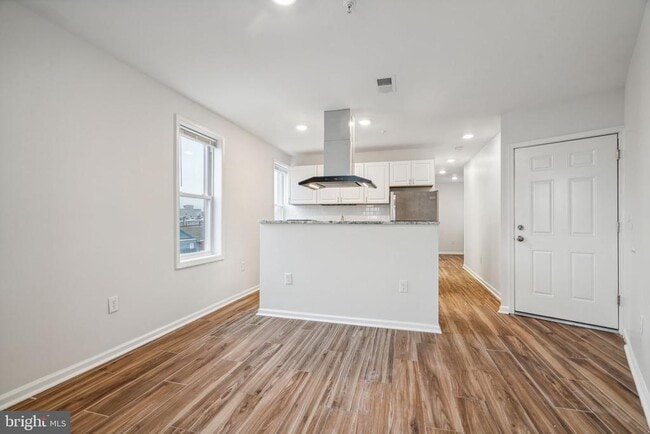 Building Photo - 1701 Point Breeze Ave