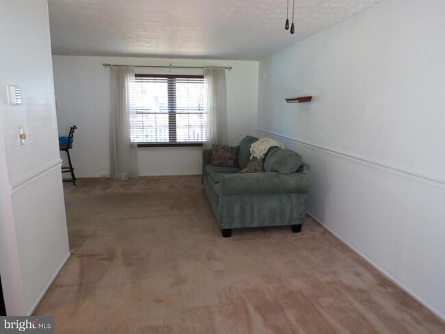 Building Photo - 1513 Wampanoag Dr