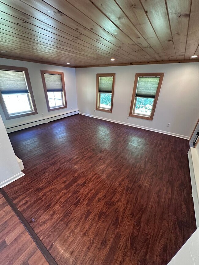Building Photo - 4017 Nelson Heights