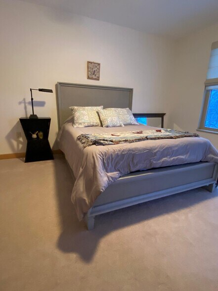 Building Photo - 8253 Mayo Dr