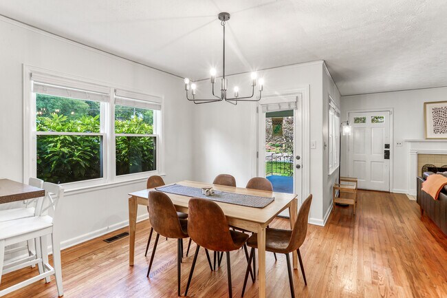 Building Photo - 2489 Semmes St