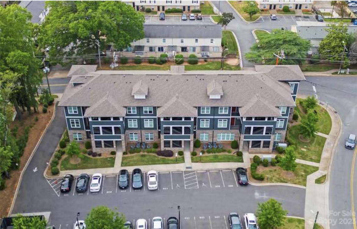 Building Photo - 935 McAlway Rd