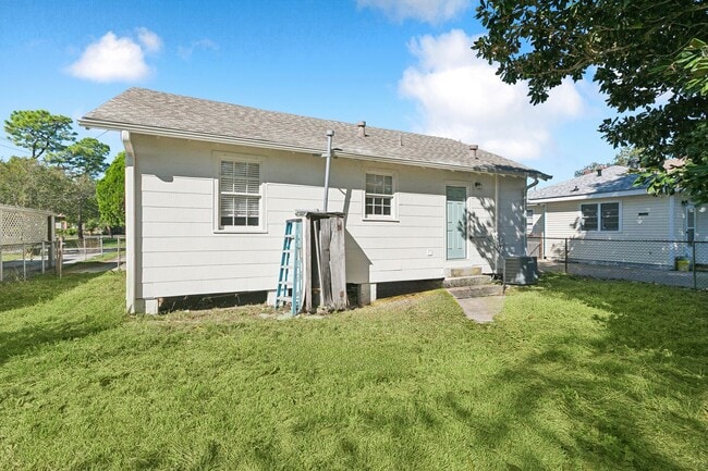 Building Photo - Cozy 3-Bedroom Home in Algiers – Comfort &...