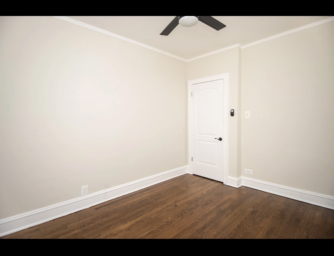 Building Photo - 3825 N Greenview Ave