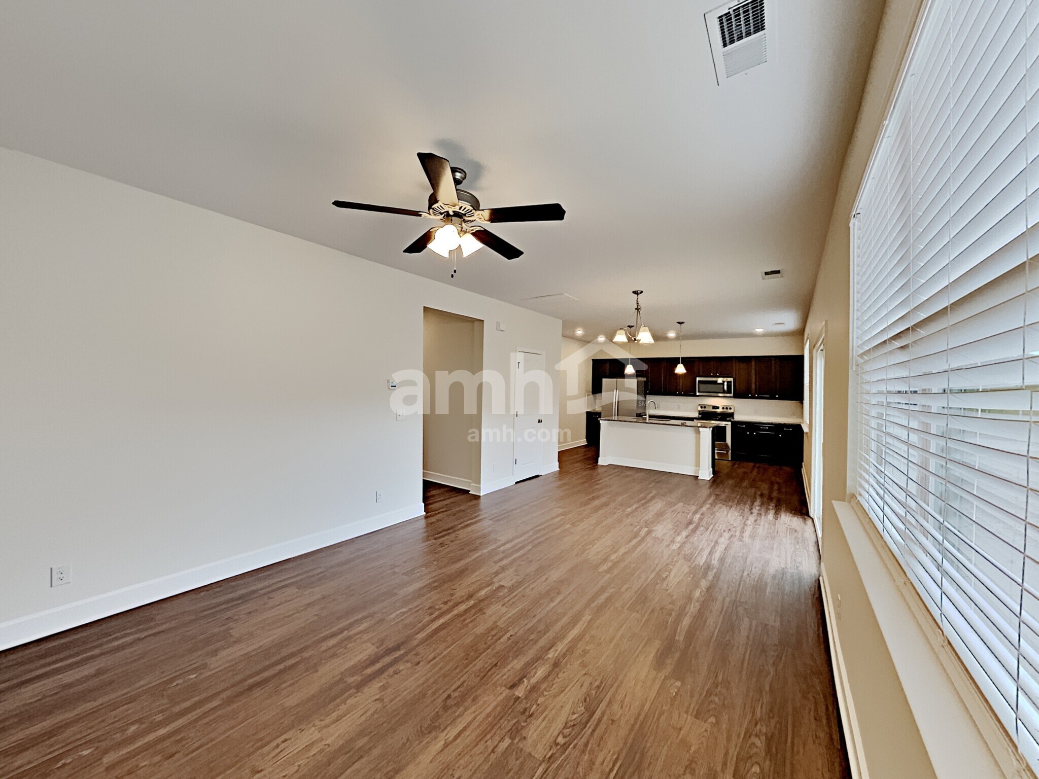 Building Photo - 4500 Tarpon Dr