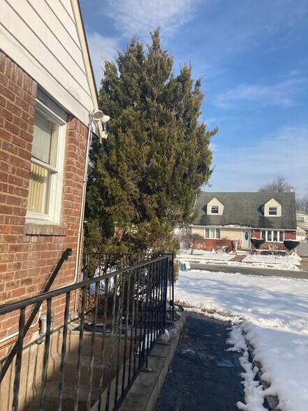 Building Photo - 764 Lenore Ln