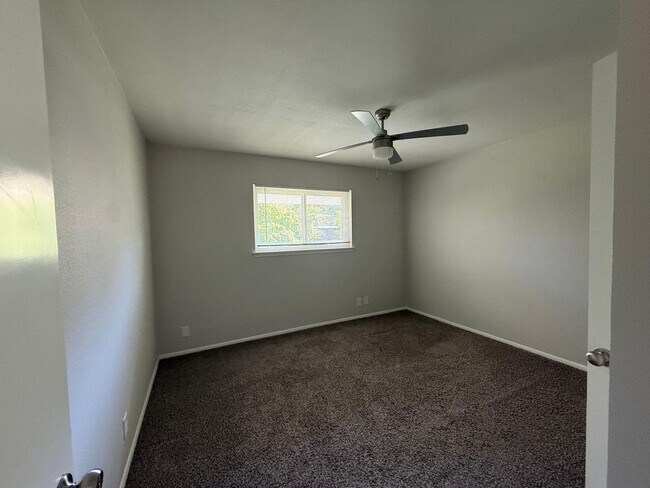 Building Photo - 10606 Millspring