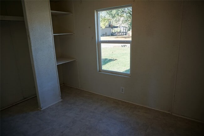 Building Photo - 8979 Gladewood