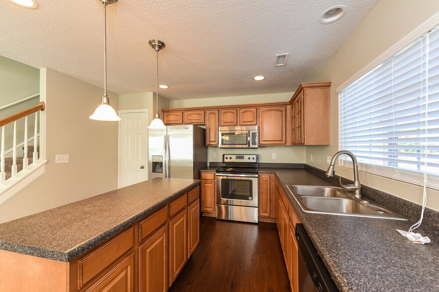 Building Photo - 6542 Guard Hill Dr