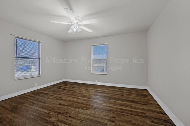 Building Photo - 1624 S Fannin Ave