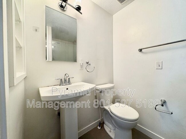 Building Photo - 1257 E 5600 S