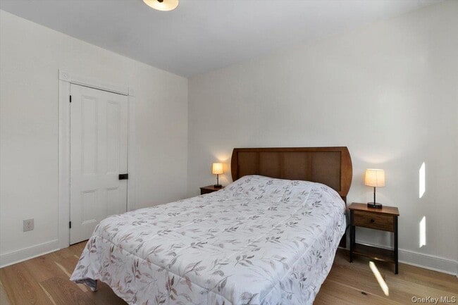 Building Photo - 8 S Cedar St