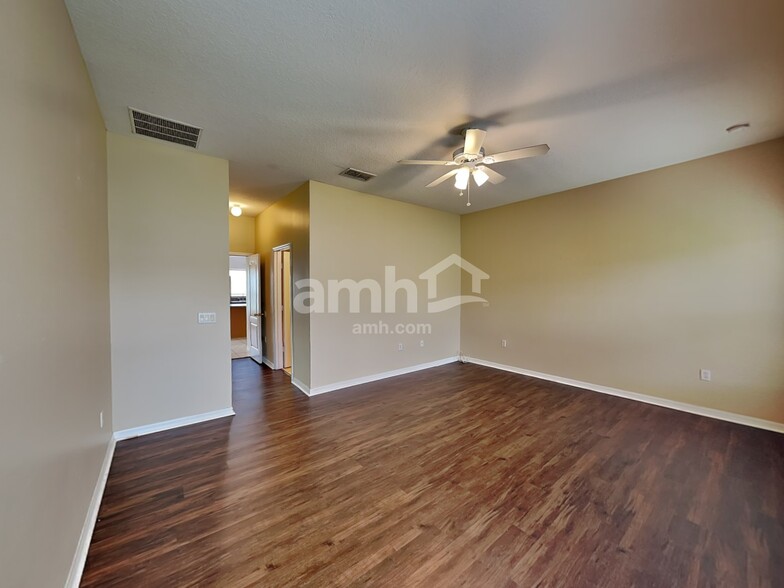 Building Photo - 3112 Dasha Palm Dr