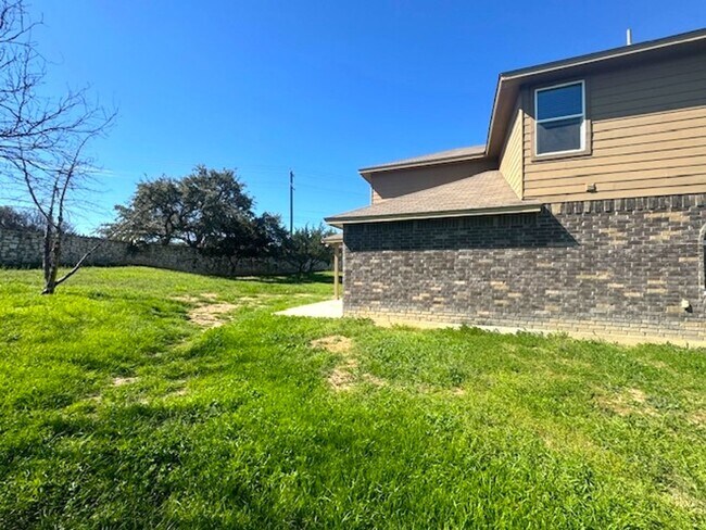 Building Photo - Must See Newly Updated 5/3.5 Home in Alamo...