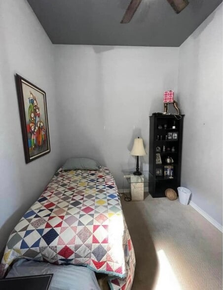 Bedroom 3/Office - 13 S Barstow St