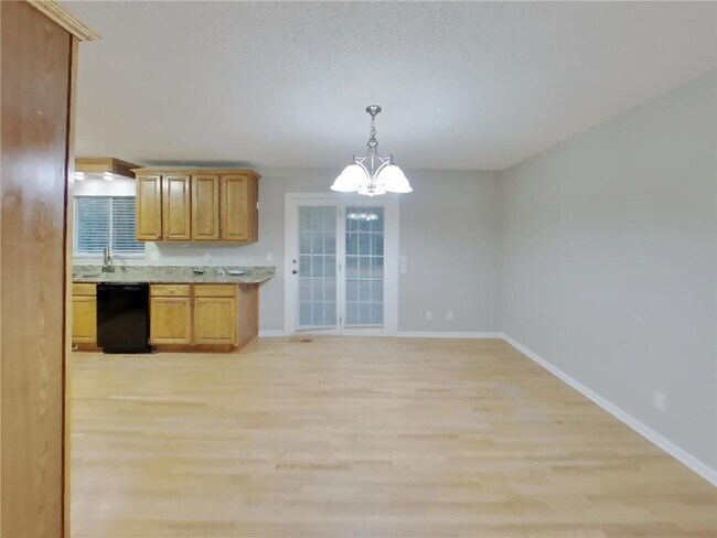 Building Photo - 6421 Limerick Dr