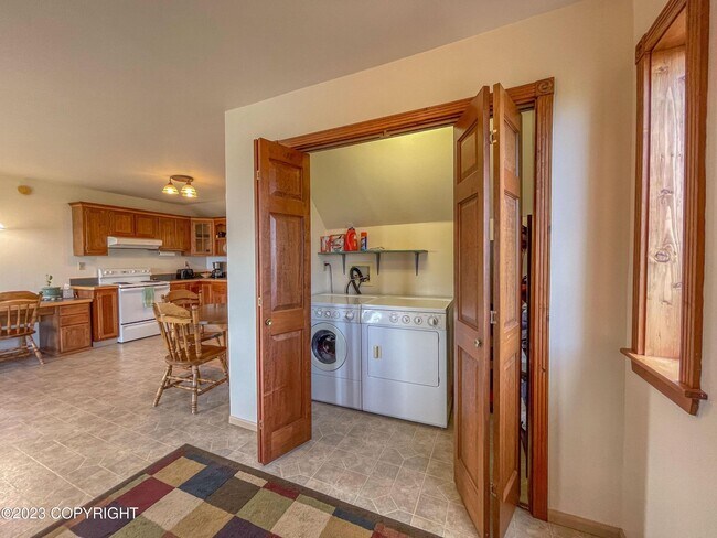 Building Photo - 59900 Winter Wren Ct