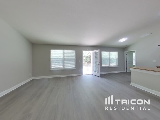 Building Photo - 2053 Jomil Ct