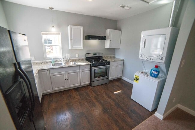 Building Photo - 1214 Forbes Ave