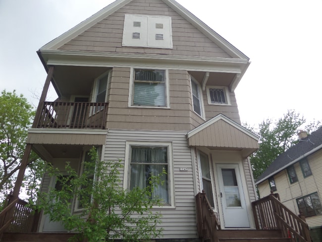 Building Photo - 2249 S Woodward St