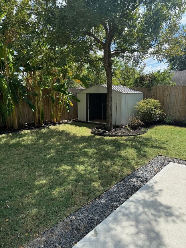 Building Photo - 14007 Dominique Dr