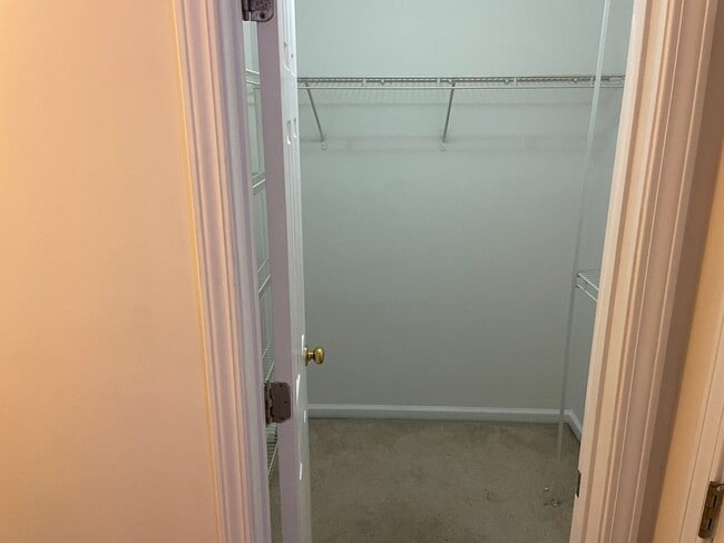 Building Photo - Cozy Two Bedroom Condo Close to Ft. Jackson!
