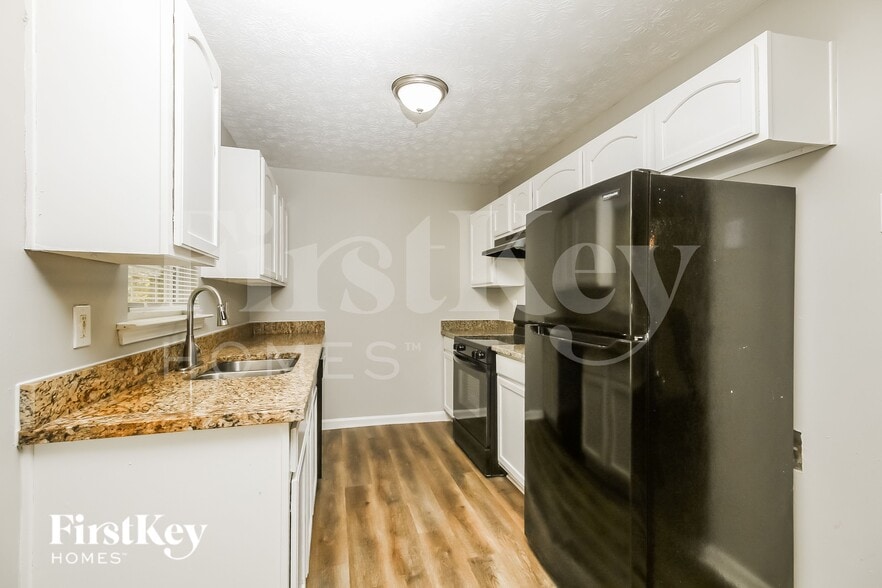 Building Photo - 9161 Thrash St SW