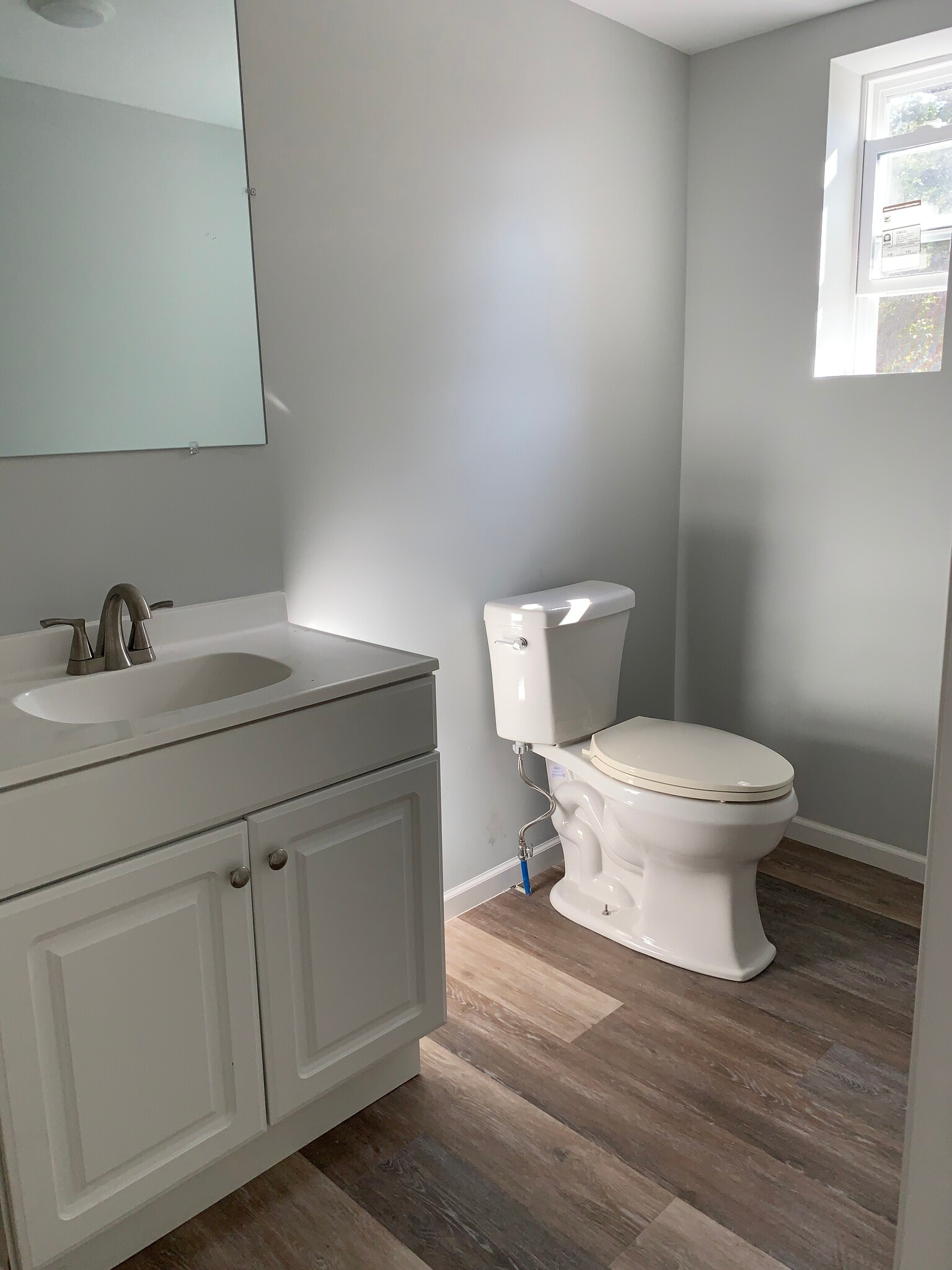 2nd floor bathroom - 407 Hamilton St