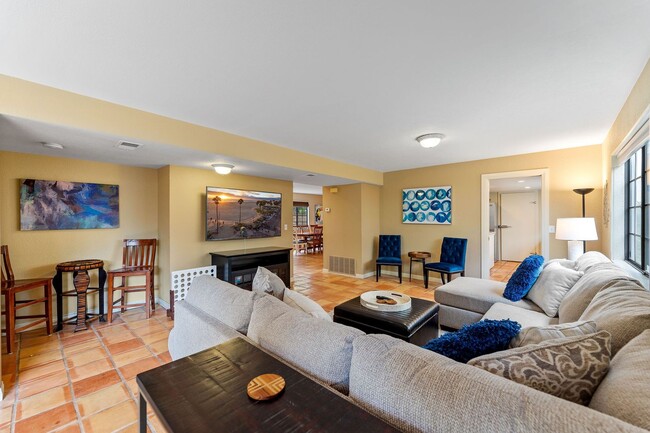 Building Photo - 4850A - Mandalay Shores/ Oxnard/ 5 bedroom...