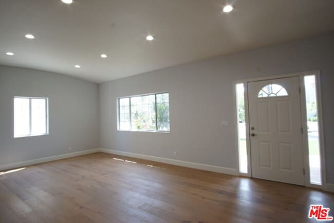 Building Photo - 830 3rd Ave