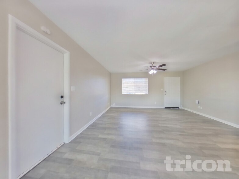 Building Photo - 17834 N 9th Ave