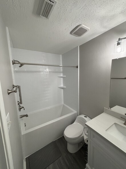 Primary Photo - 55 S Camellia Grove Cir