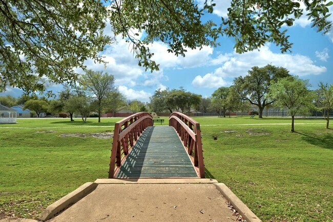 Building Photo - 1205 Rambling Trail