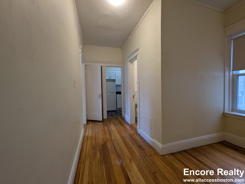 Building Photo - 1185 Boylston St